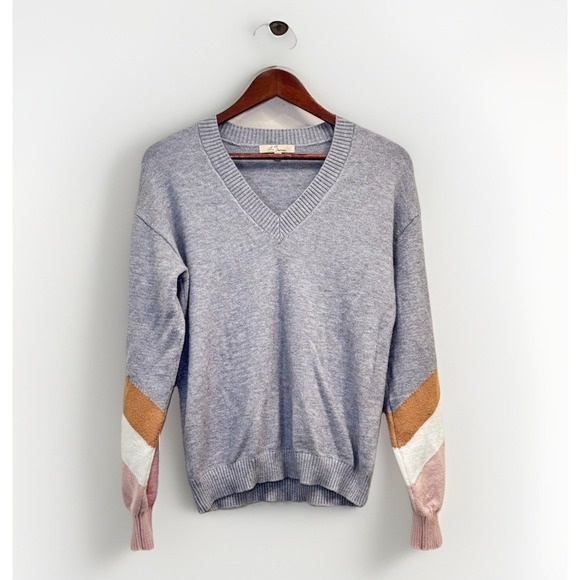 Les Serein Sweaters - Les Serein Women's Size Medium Soft Grey Sweater w/Color Block Sleeves